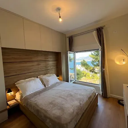 Queen Bed With The View! Sarande