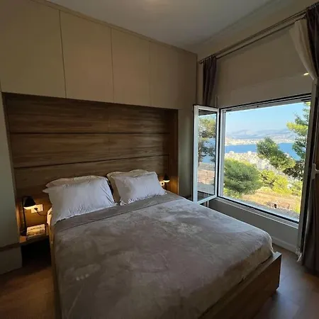 Queen Bed With The View! * Sarande